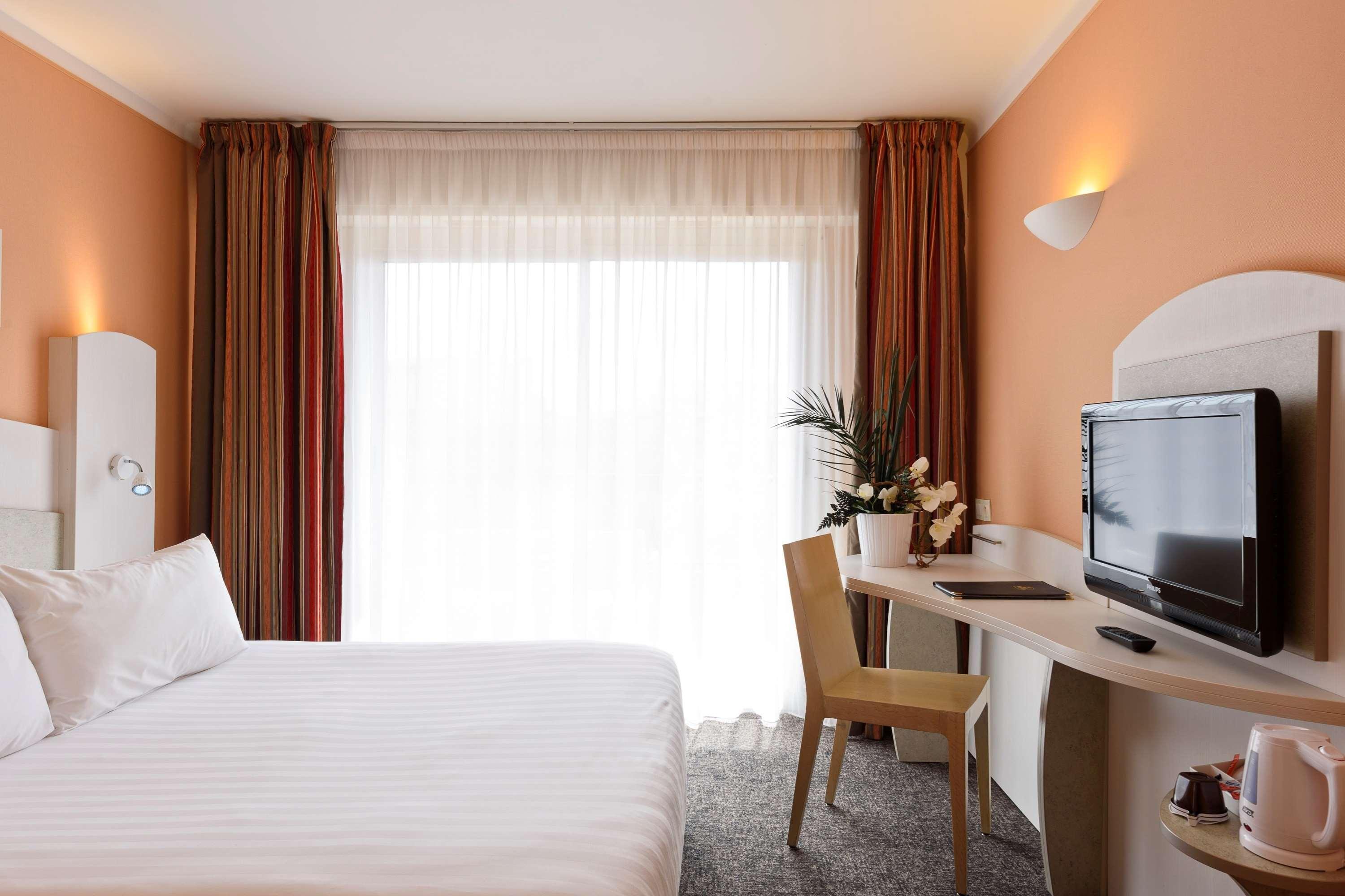Best Western Astoria Juan-les-Pins Esterno foto