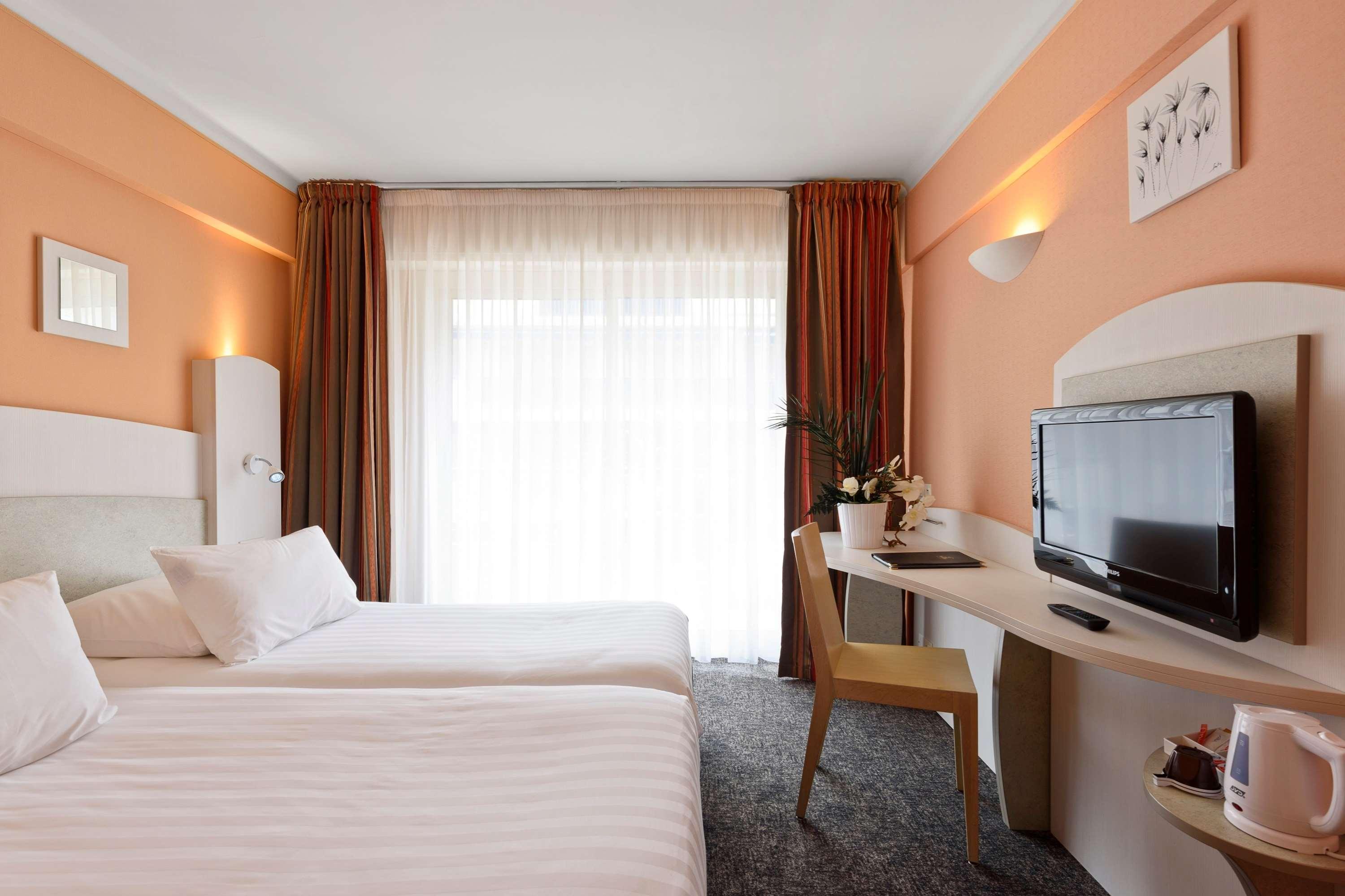 Best Western Astoria Juan-les-Pins Esterno foto