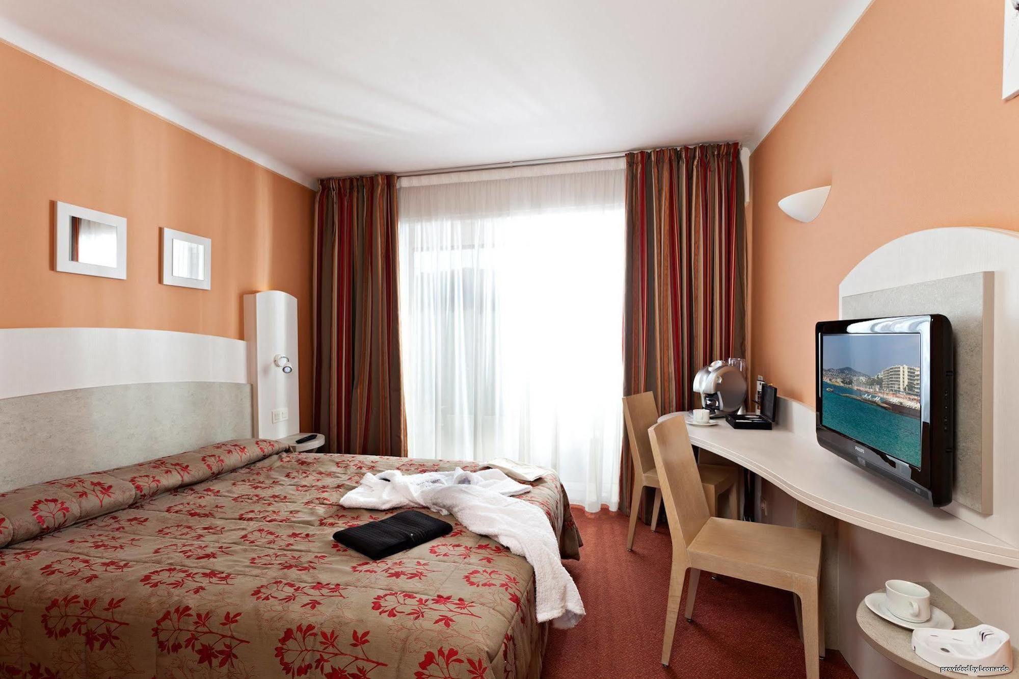 Best Western Astoria Juan-les-Pins Esterno foto